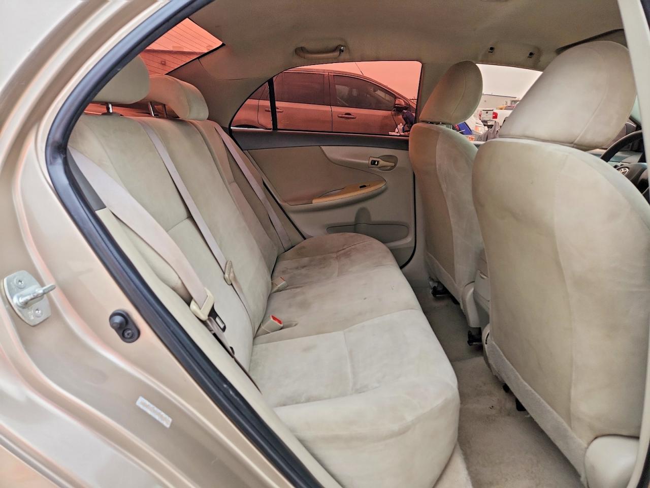 2009 TOYOTA COROLLA LE photo 10