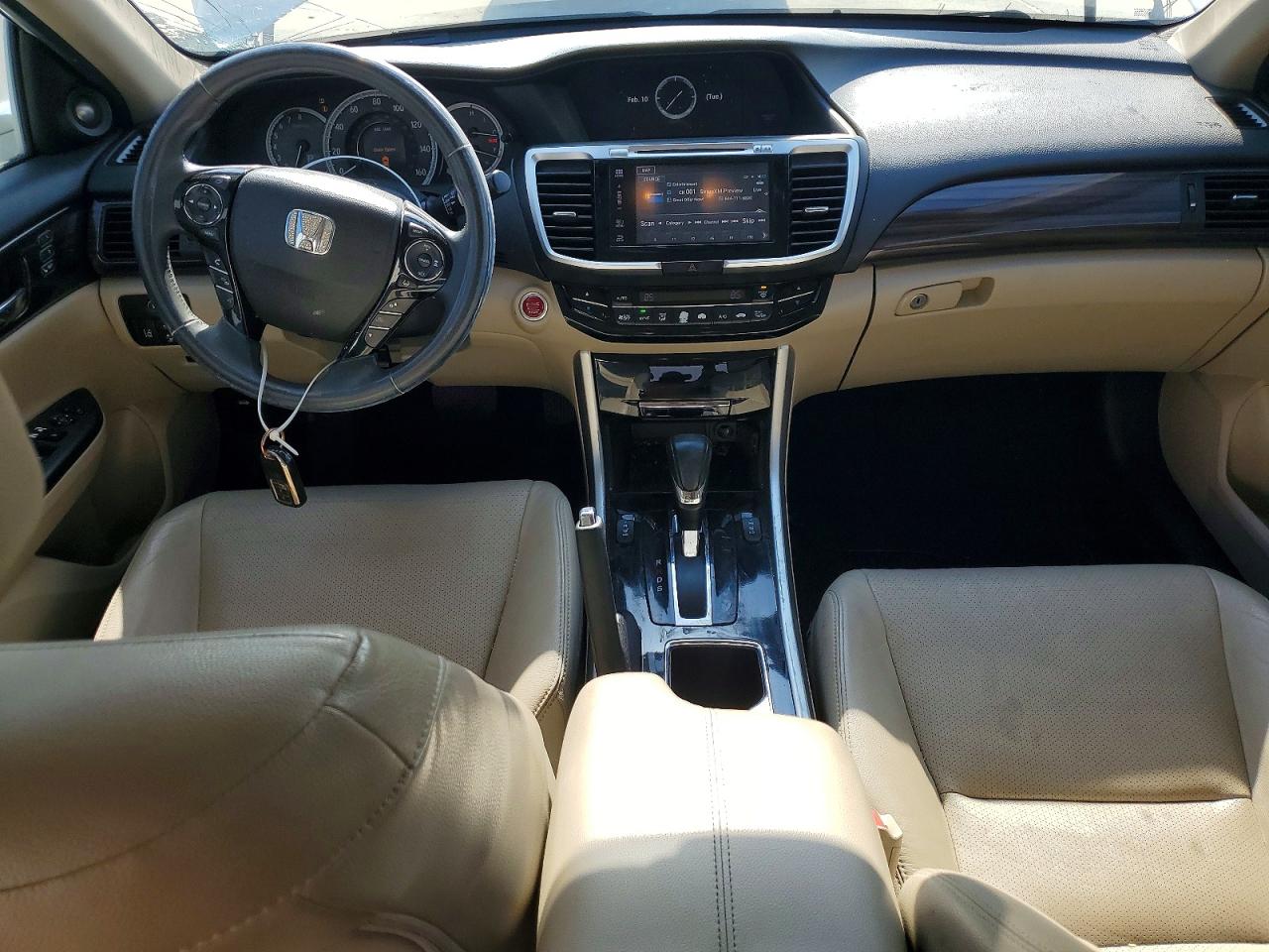 2016 HONDA ACCORD photo 15