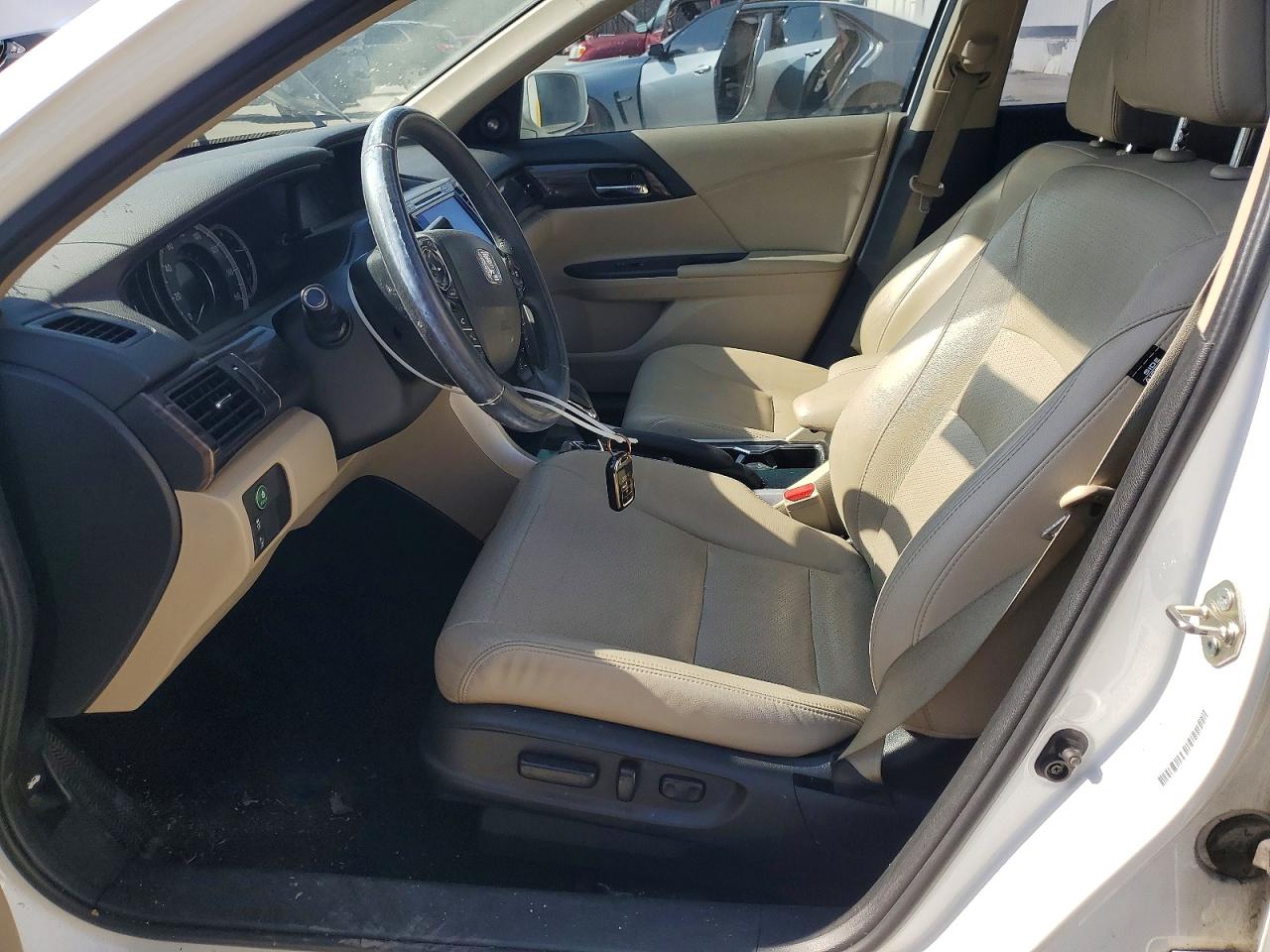 2016 HONDA ACCORD photo 13