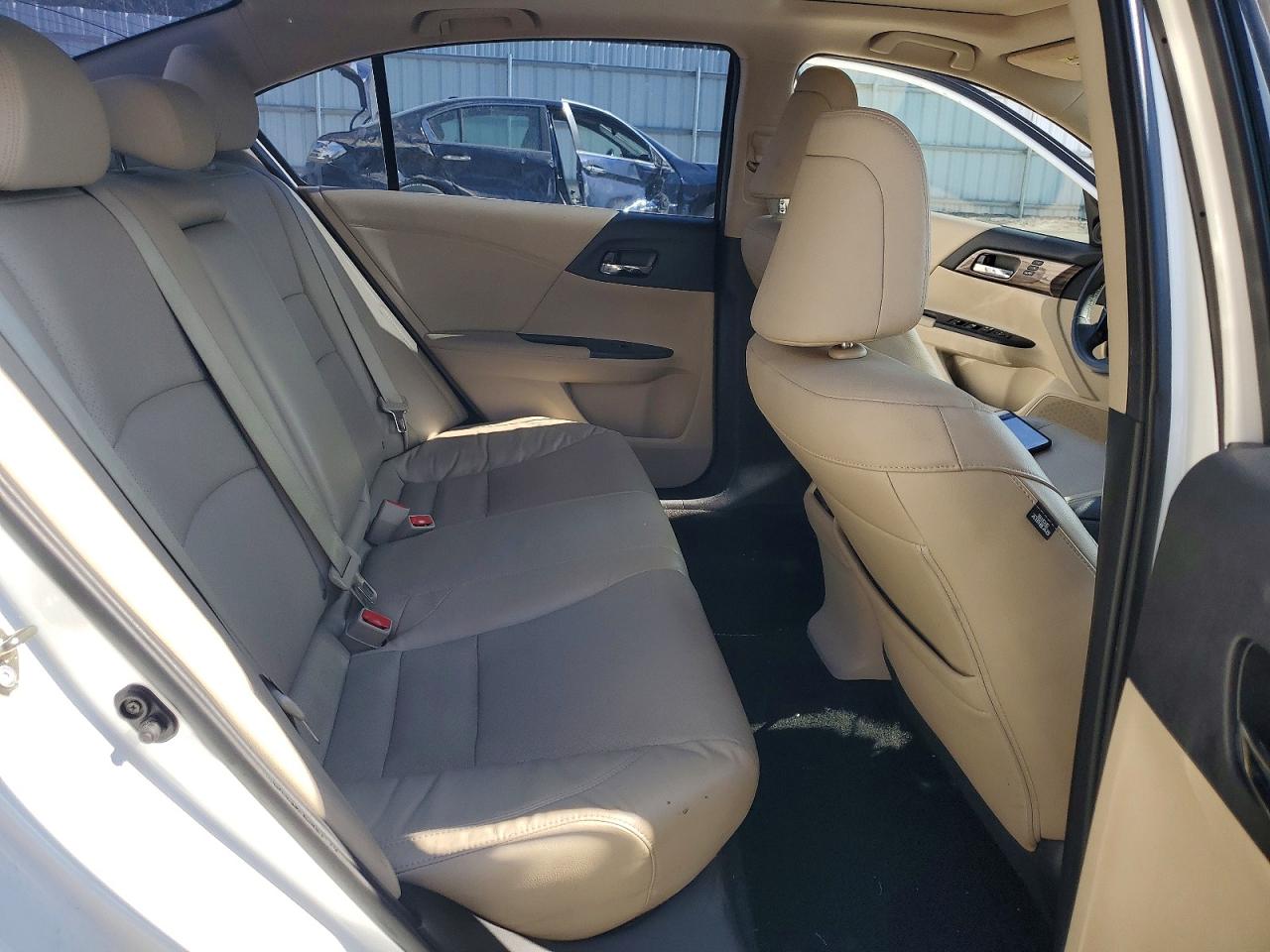 2016 HONDA ACCORD photo 19