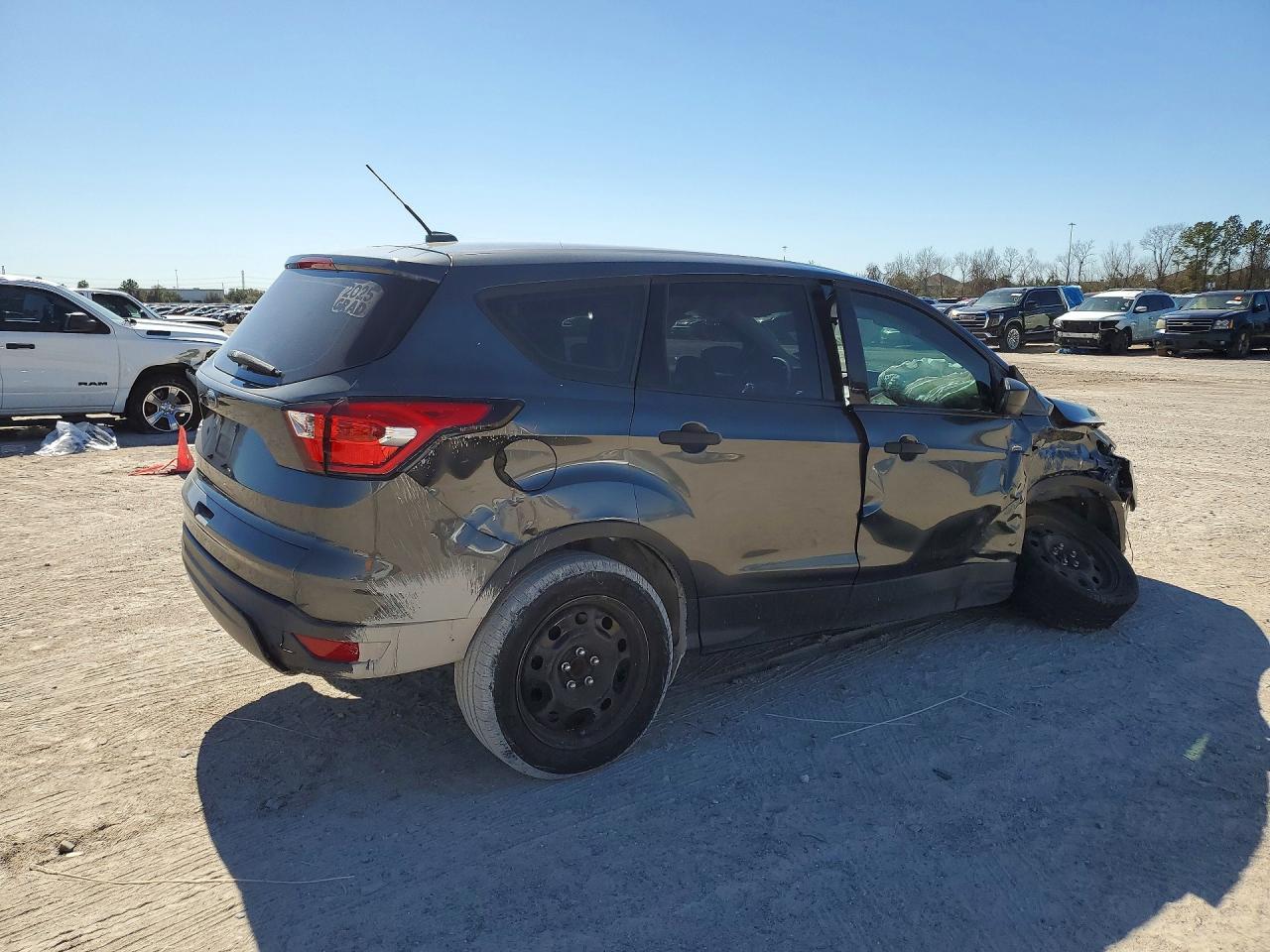 2019 FORD ESCAPE S photo 3