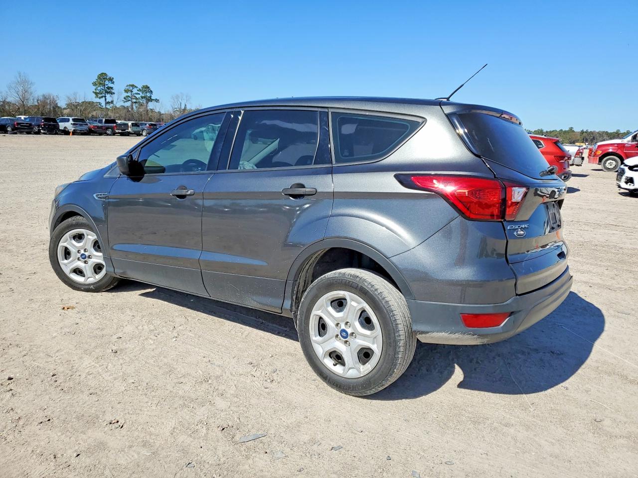 2019 FORD ESCAPE S photo 2