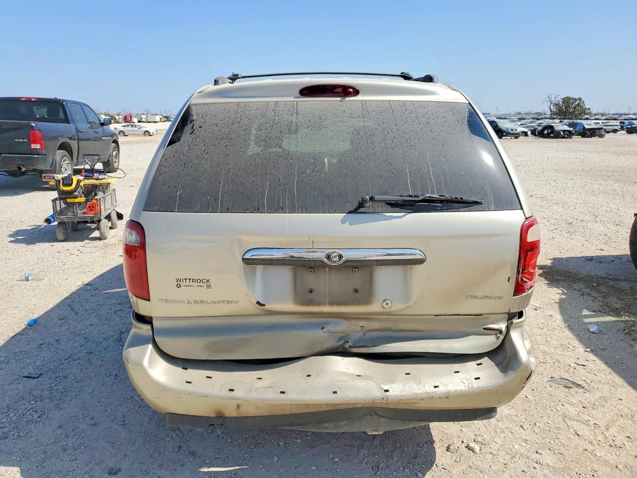 2005 CHRYSLER TOWN & COUNTRY TOURING photo 6