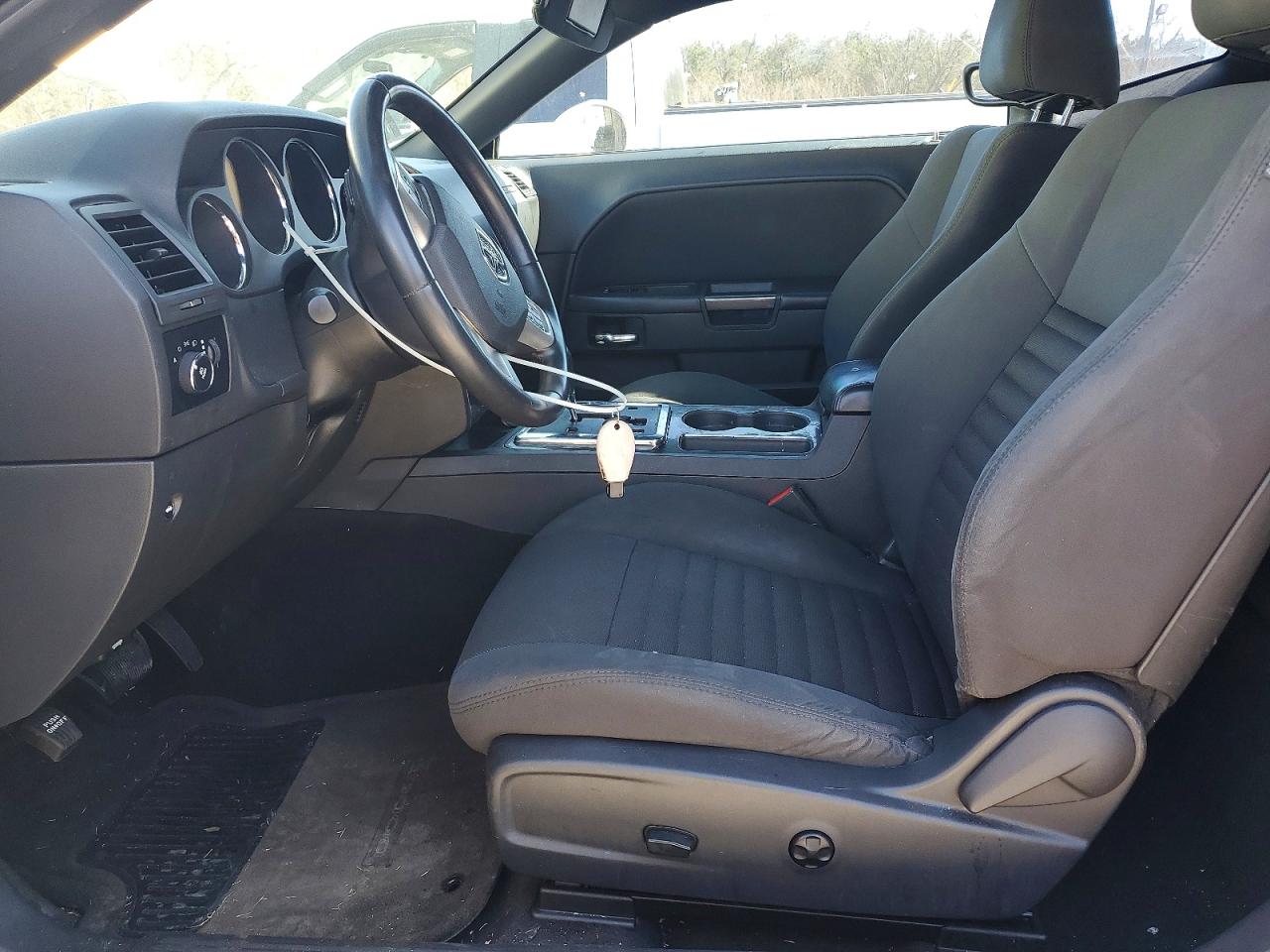 2012 DODGE CHALLENGER SXT photo 19