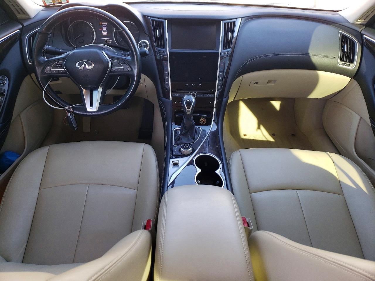 2018 INFINITI Q50 LUXE photo 22