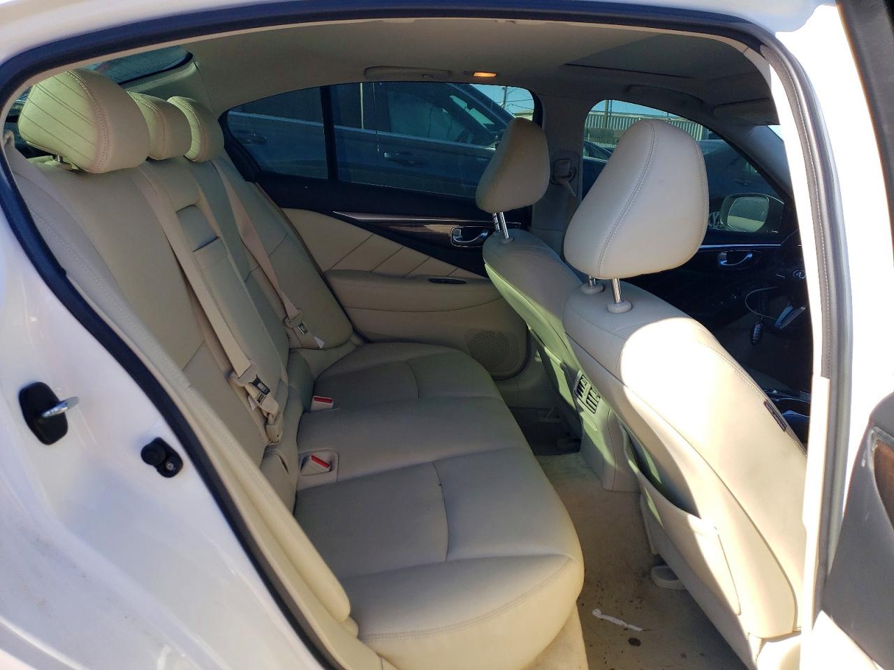 2018 INFINITI Q50 LUXE photo 28