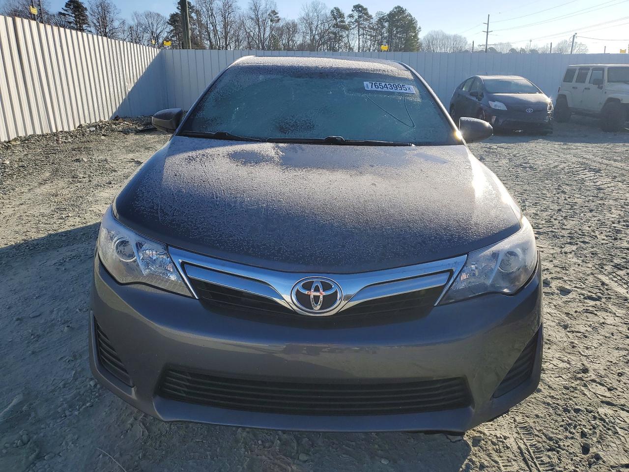 2014 TOYOTA CAMRY L photo 9
