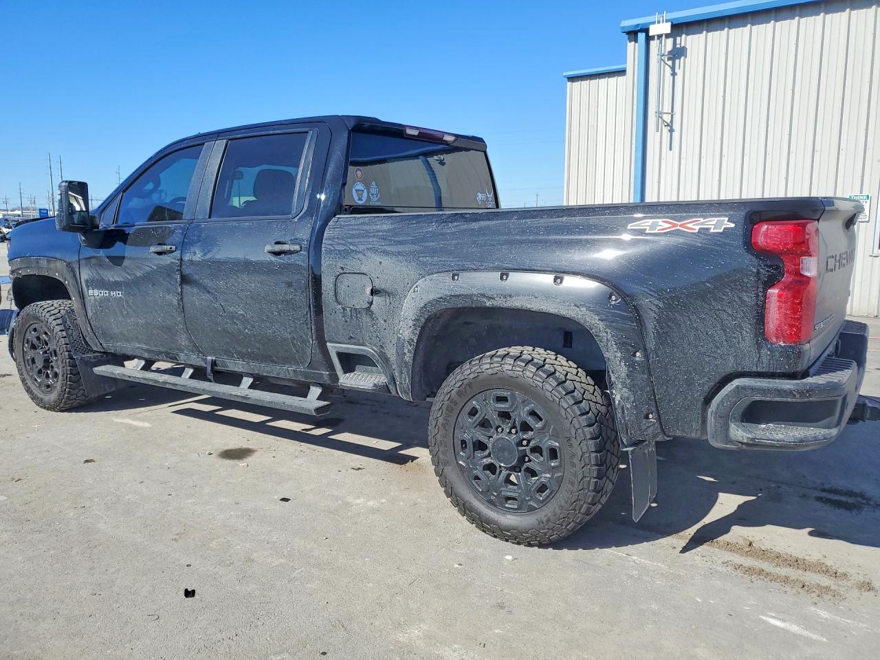 2024 CHEVROLET SILVERADO K2500 CUSTOM photo 3