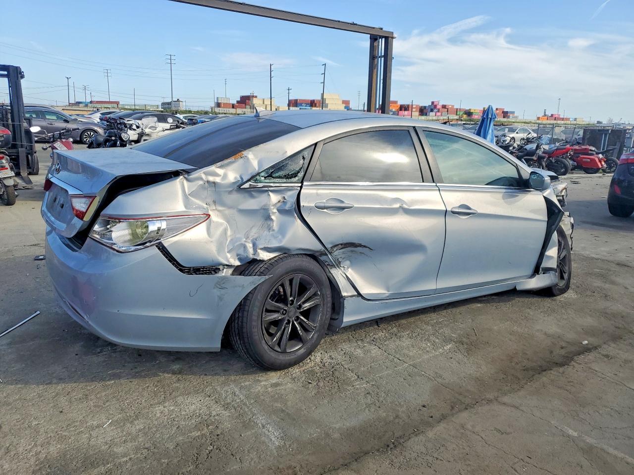 2013 HYUNDAI SONATA GLS photo 5