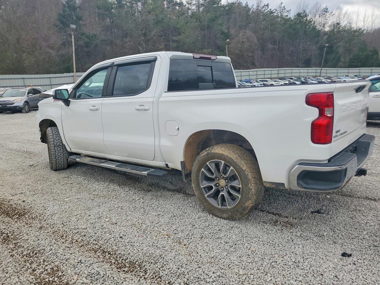 2020 CHEVROLET SILVERADO K1500 LT photo 3