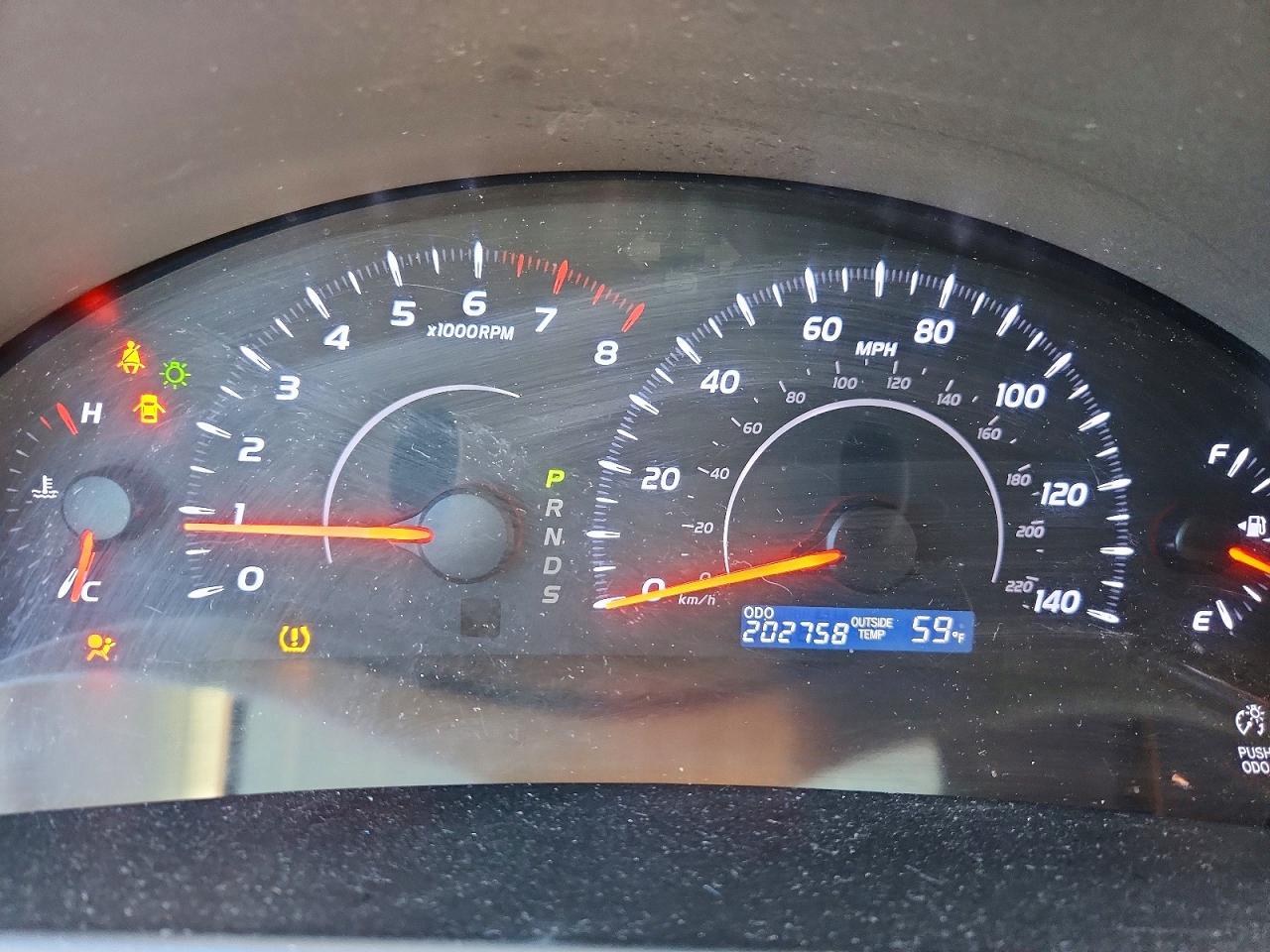 2011 TOYOTA CAMRY LE photo 9