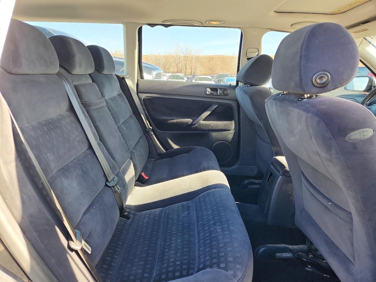 2002 VOLKSWAGEN PASSAT GLS photo 10