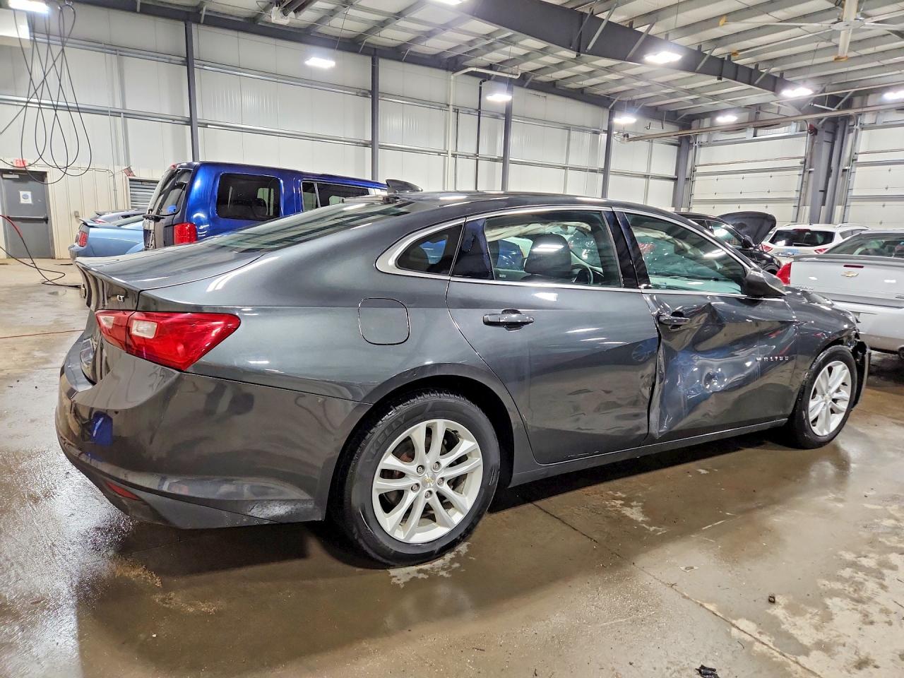 2018 CHEVROLET MALIBU LT photo 3
