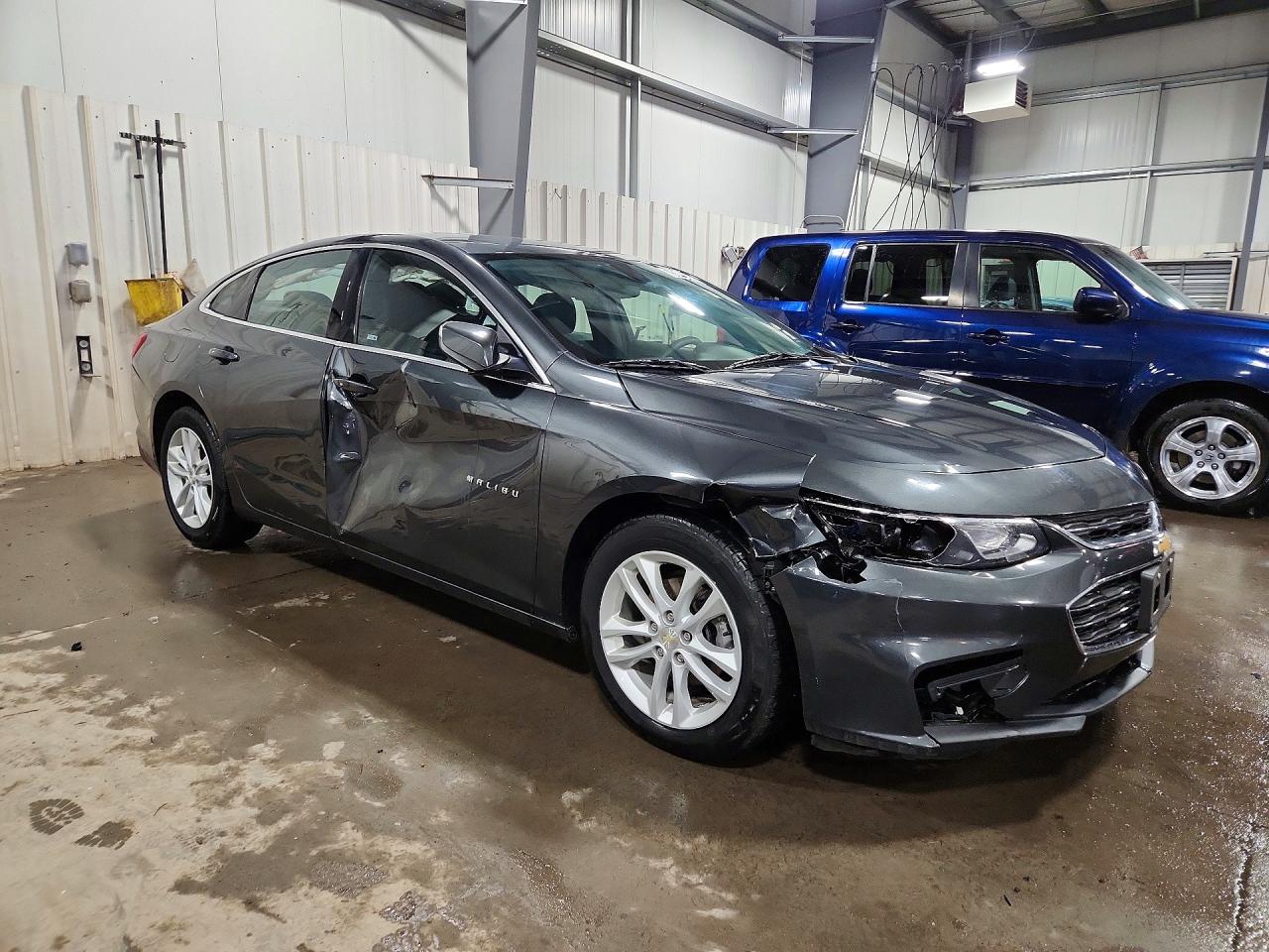 2018 CHEVROLET MALIBU LT photo 4