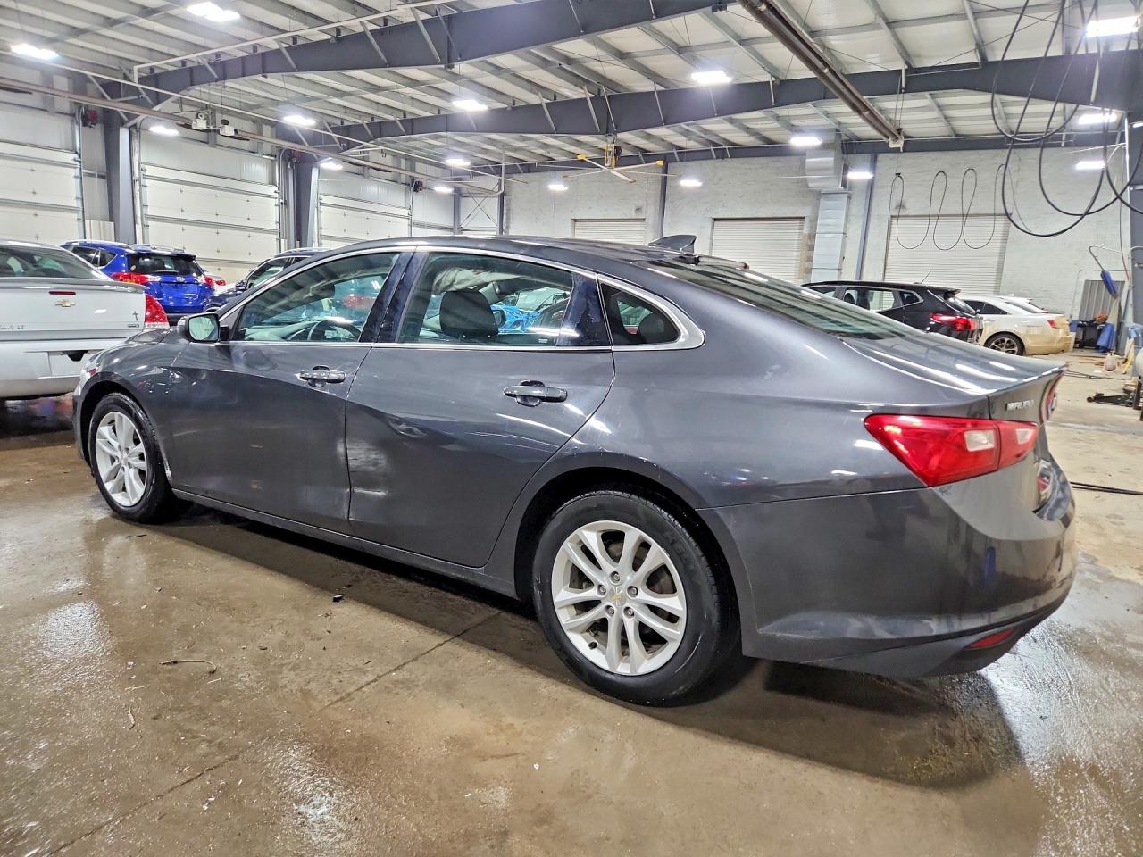 2018 CHEVROLET MALIBU LT photo 2