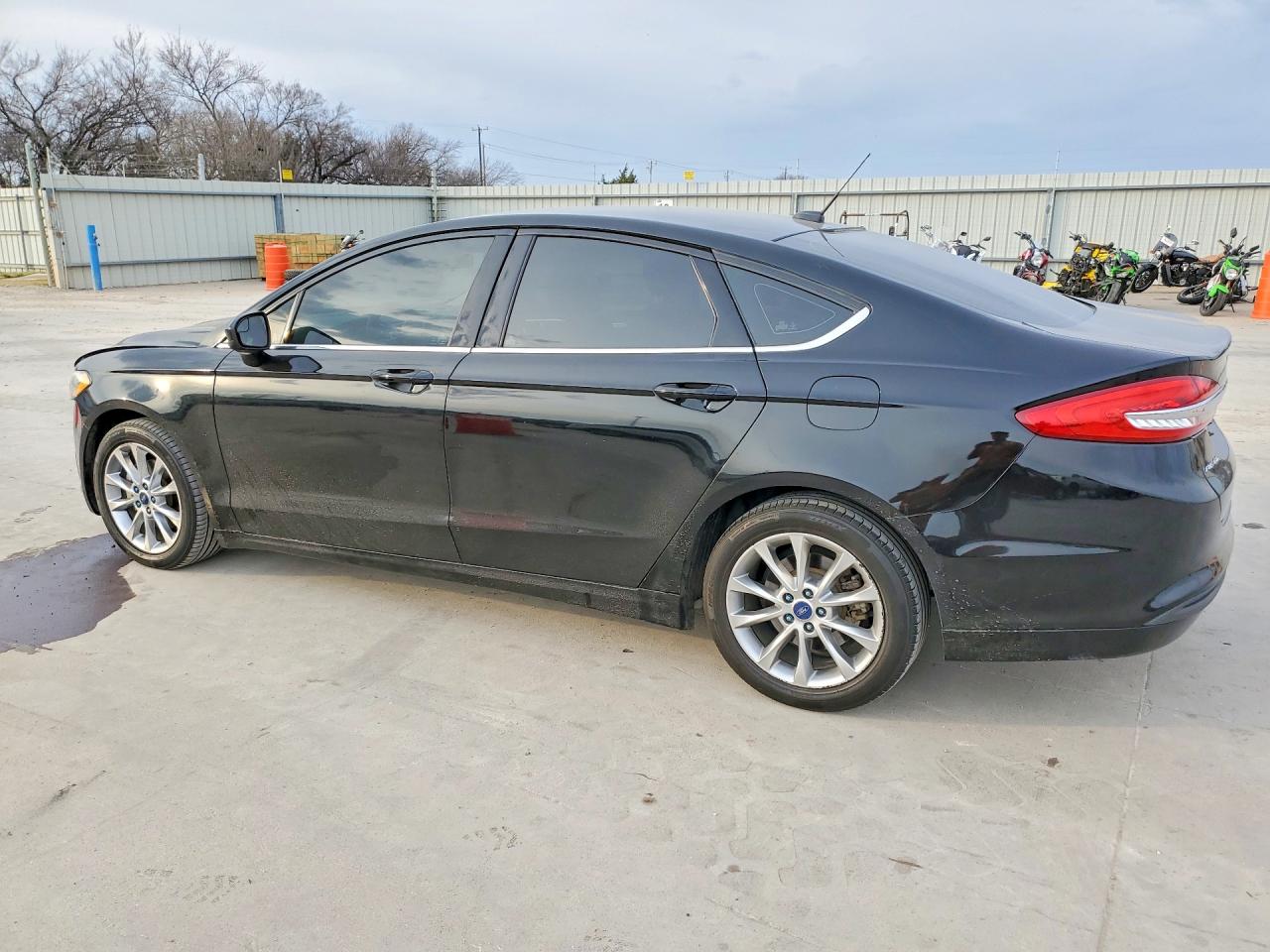 2017 FORD FUSION SE HYBRID photo 2