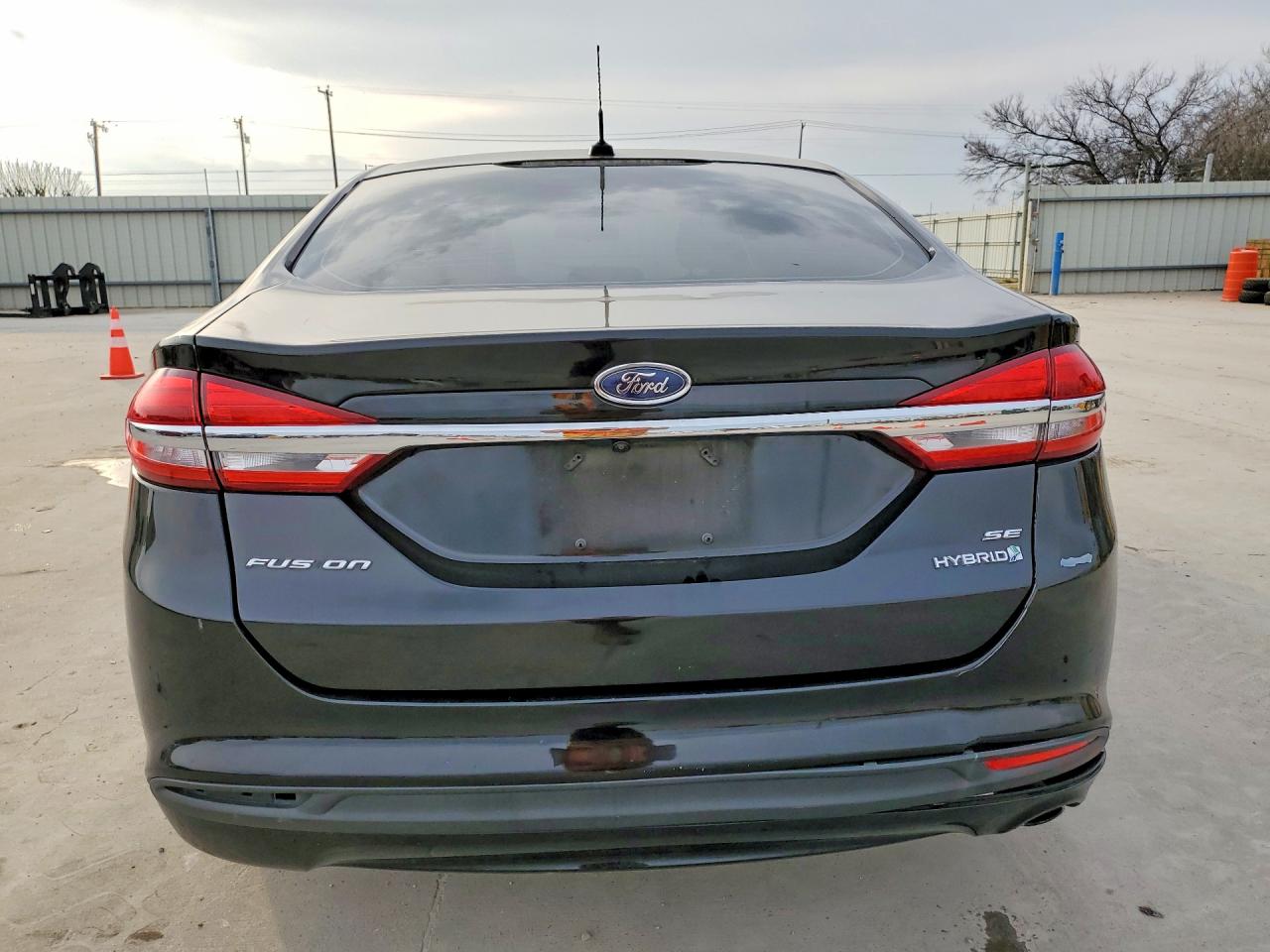 2017 FORD FUSION SE HYBRID photo 6