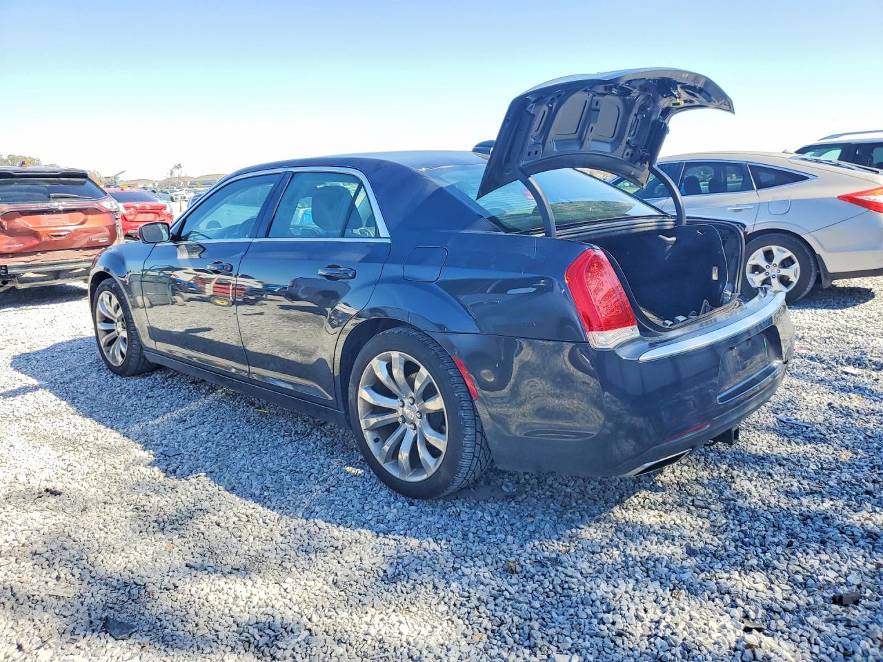 2019 CHRYSLER 300 TOURING photo 4