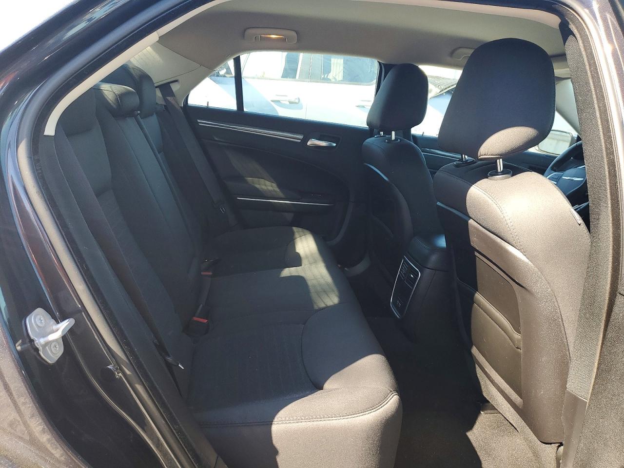 2019 CHRYSLER 300 TOURING photo 28