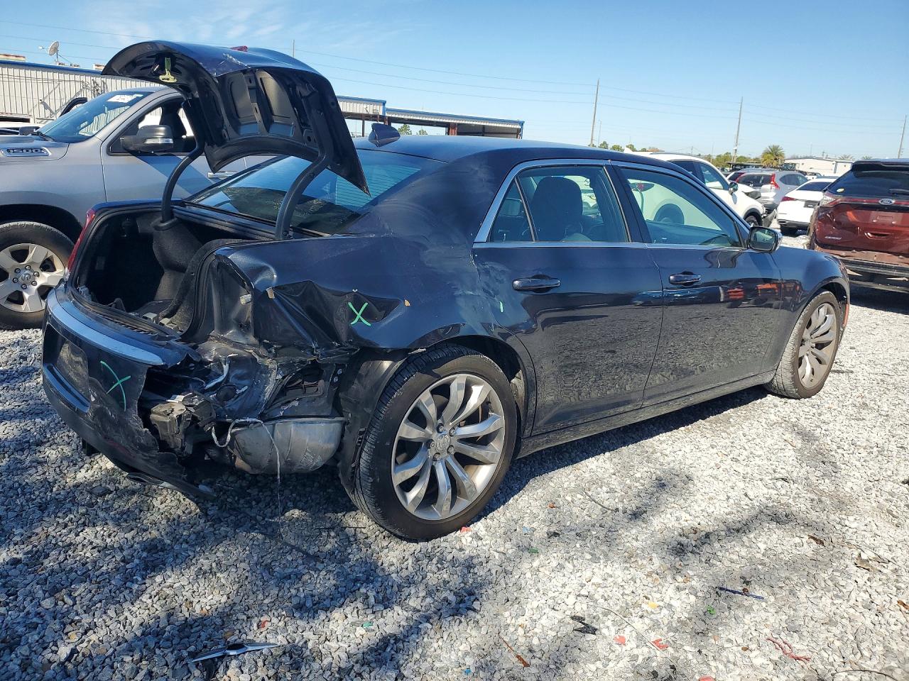 2019 CHRYSLER 300 TOURING photo 7