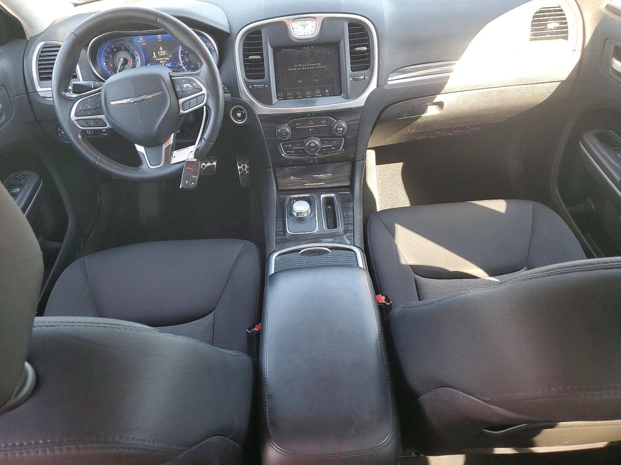 2019 CHRYSLER 300 TOURING photo 22