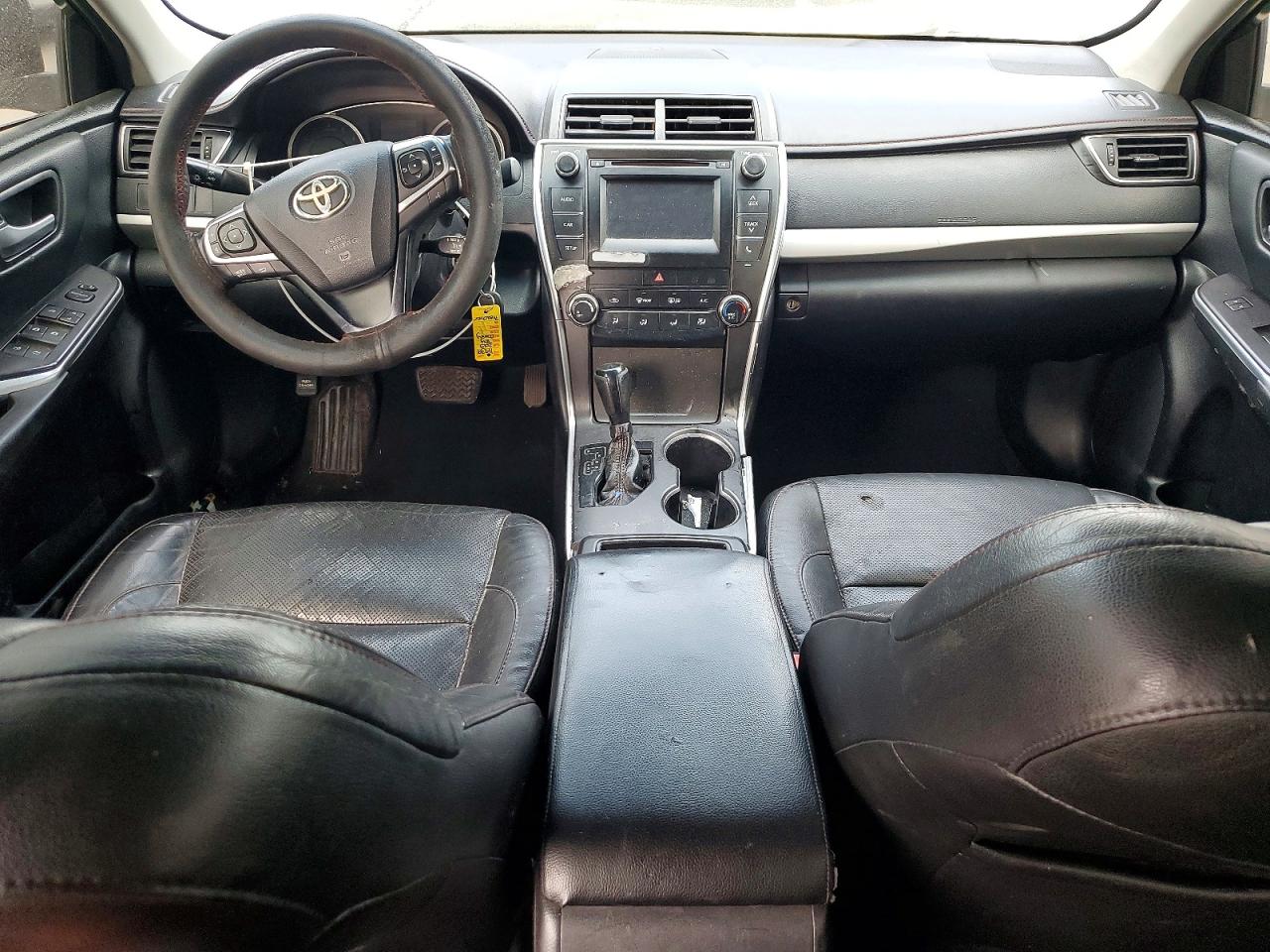 2015 TOYOTA CAMRY LE photo 15