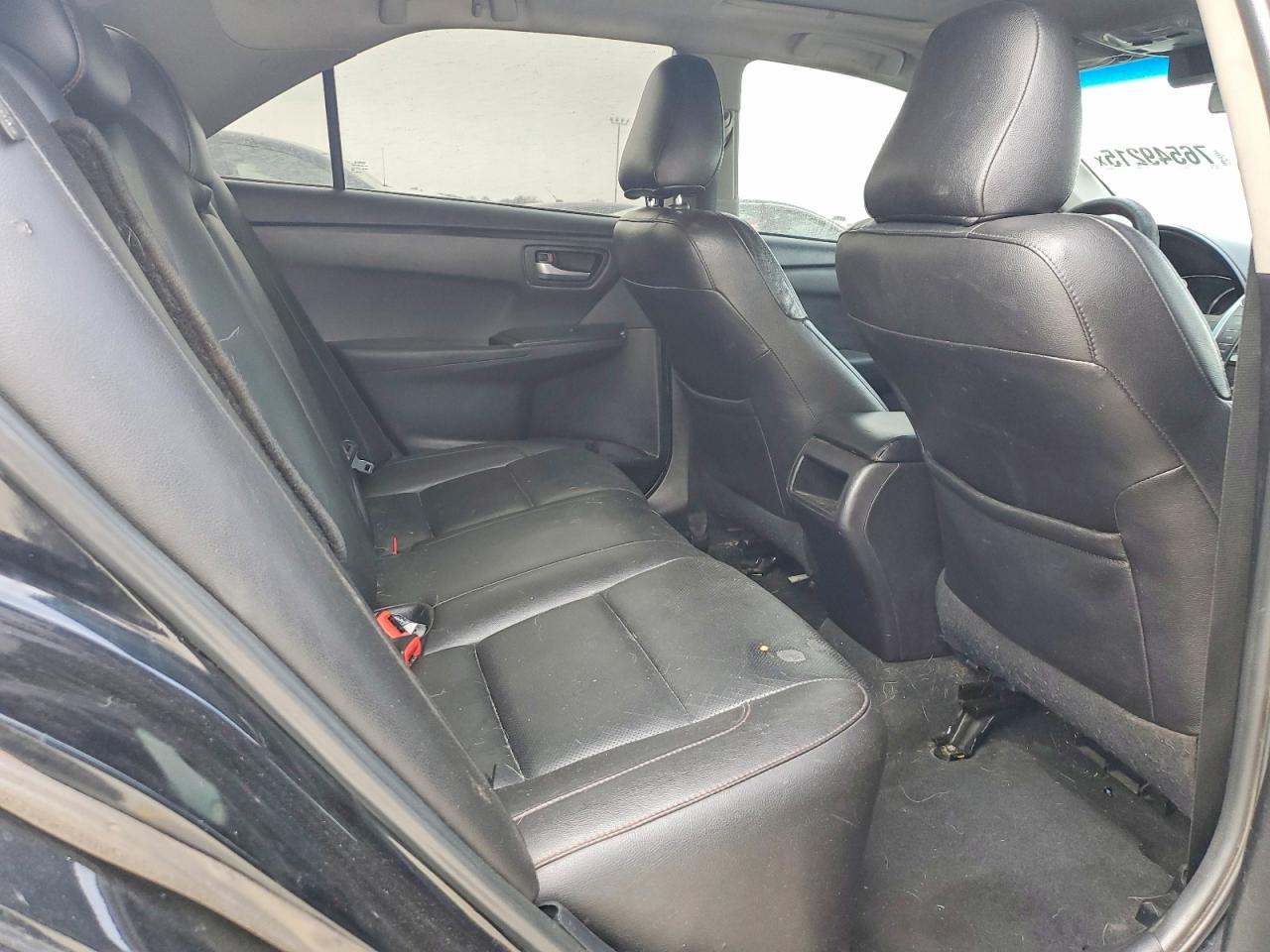 2015 TOYOTA CAMRY LE photo 19