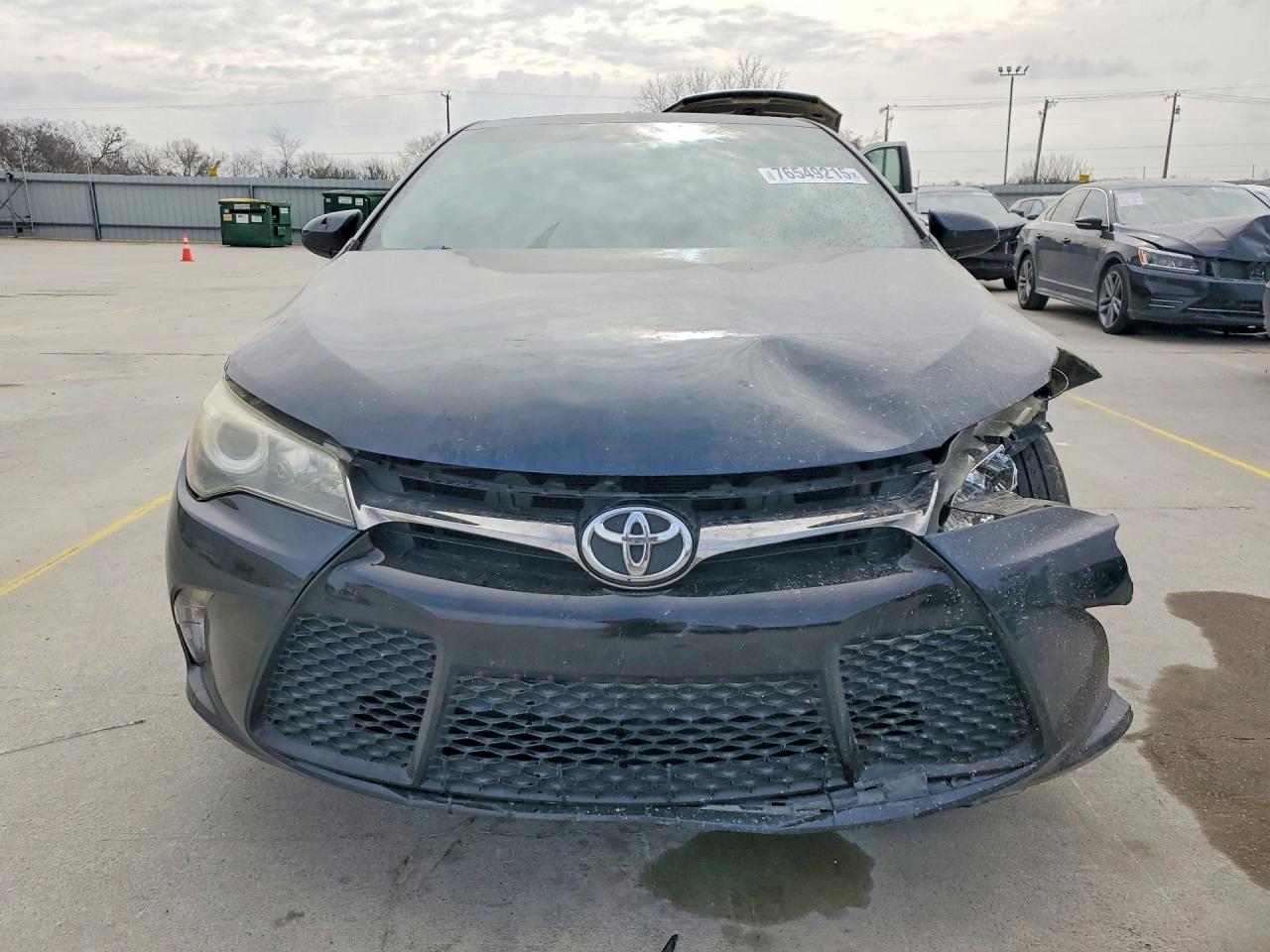 2015 TOYOTA CAMRY LE photo 9
