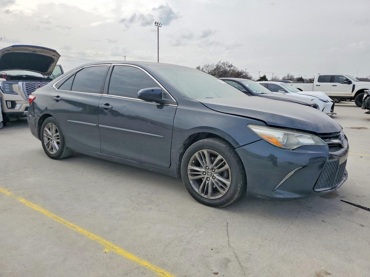 2015 TOYOTA CAMRY LE photo 7