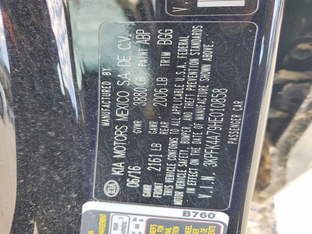 2017 KIA FORTE LX photo 23