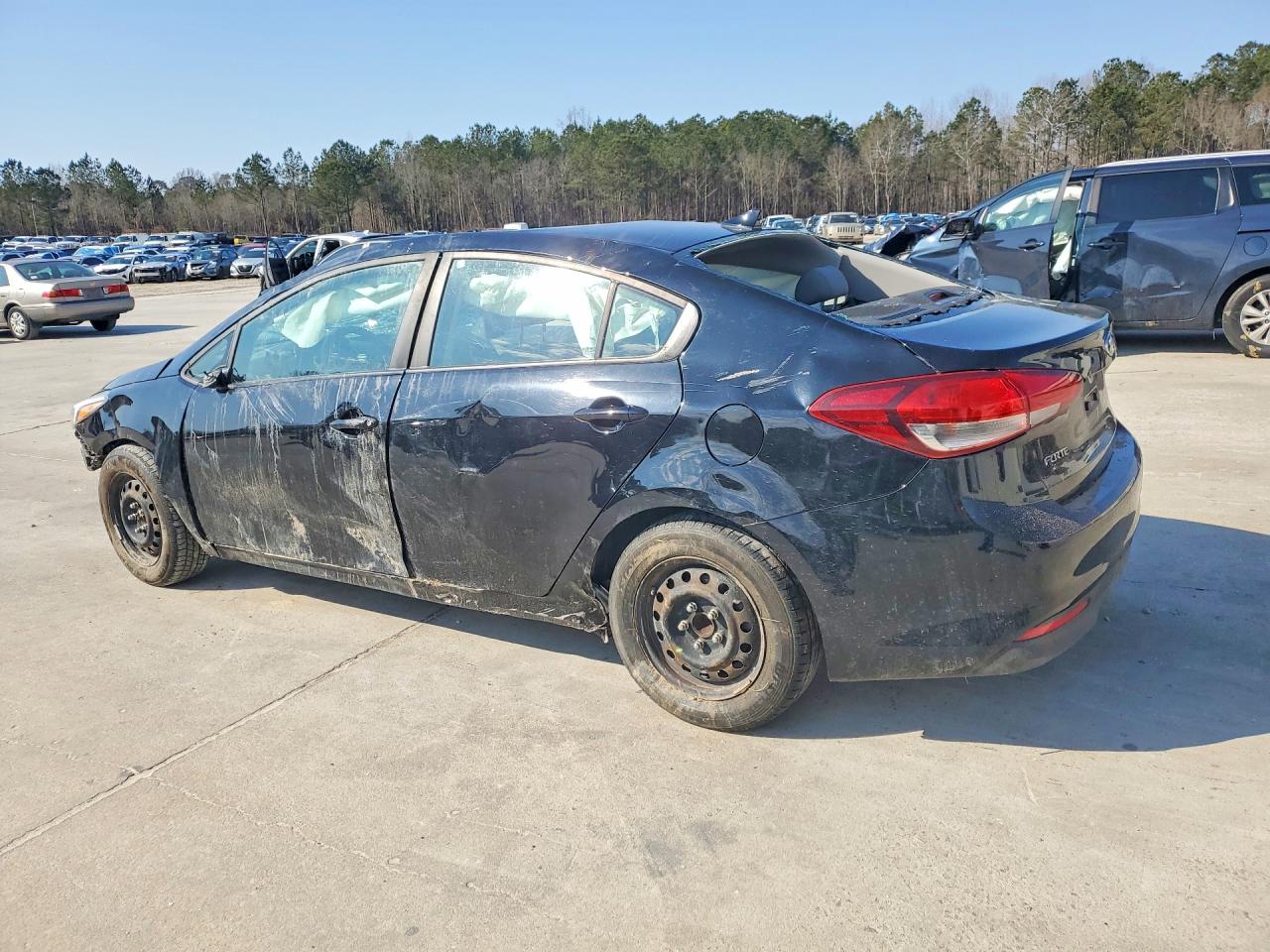 2017 KIA FORTE LX photo 3