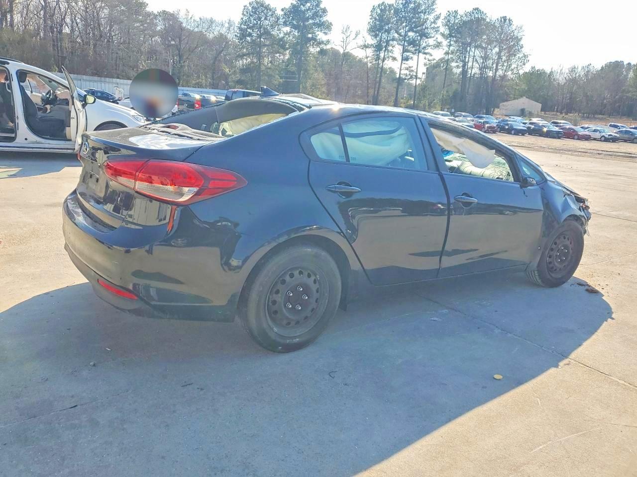 2017 KIA FORTE LX photo 5
