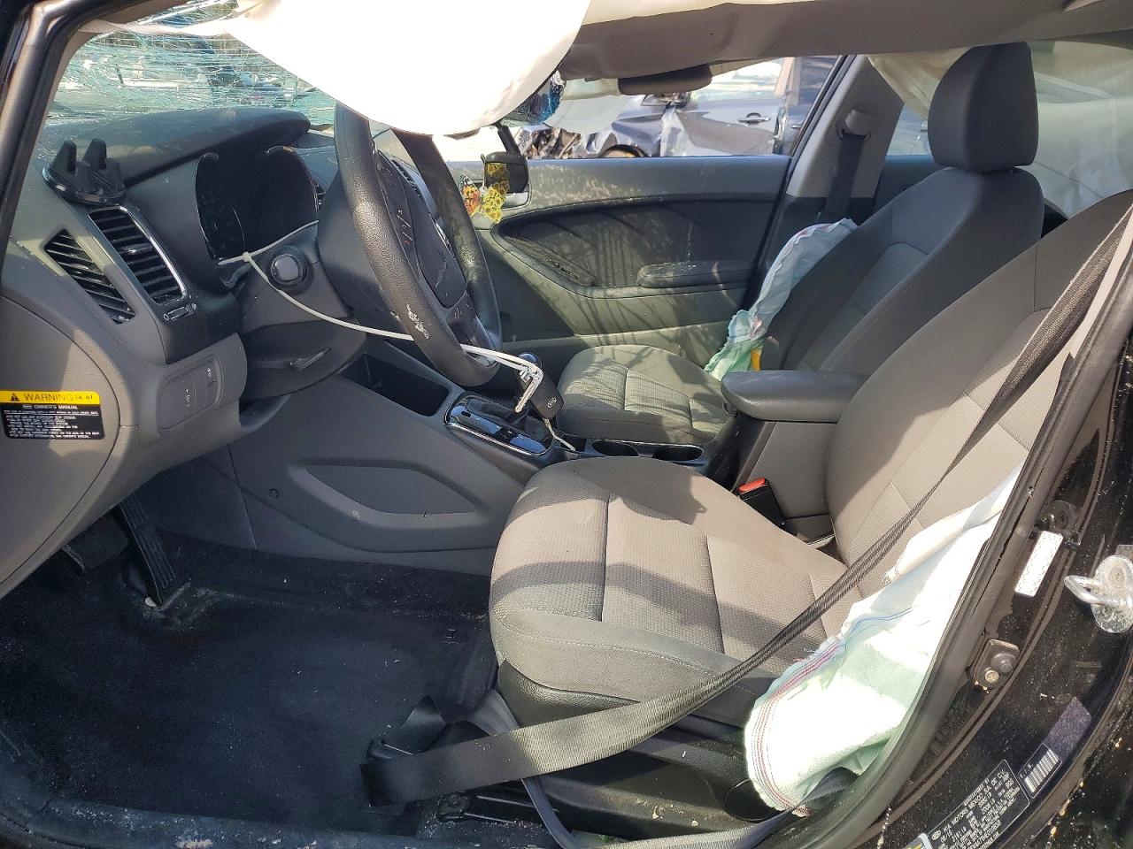 2017 KIA FORTE LX photo 13