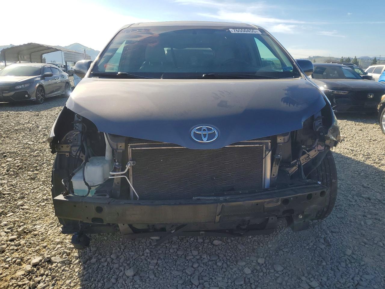 2015 TOYOTA SIENNA XLE 8-PASSENGER photo 5