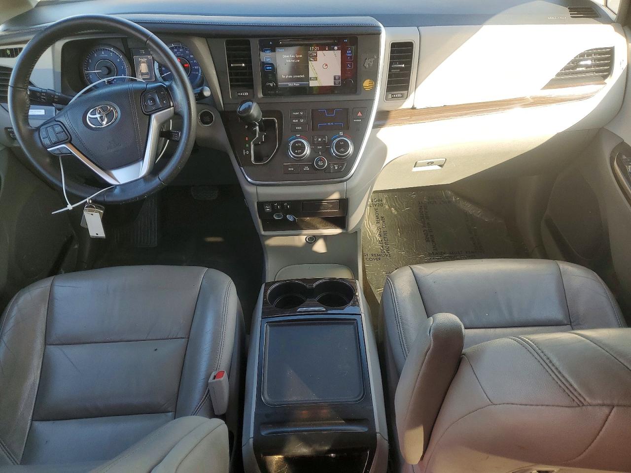 2015 TOYOTA SIENNA XLE 8-PASSENGER photo 8