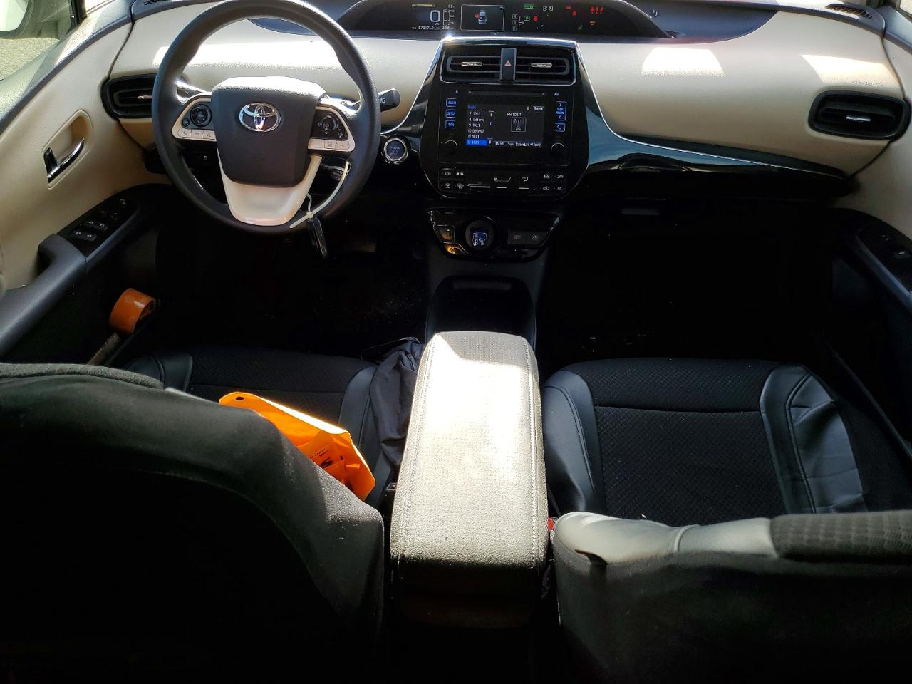 2017 TOYOTA PRIUS photo 5