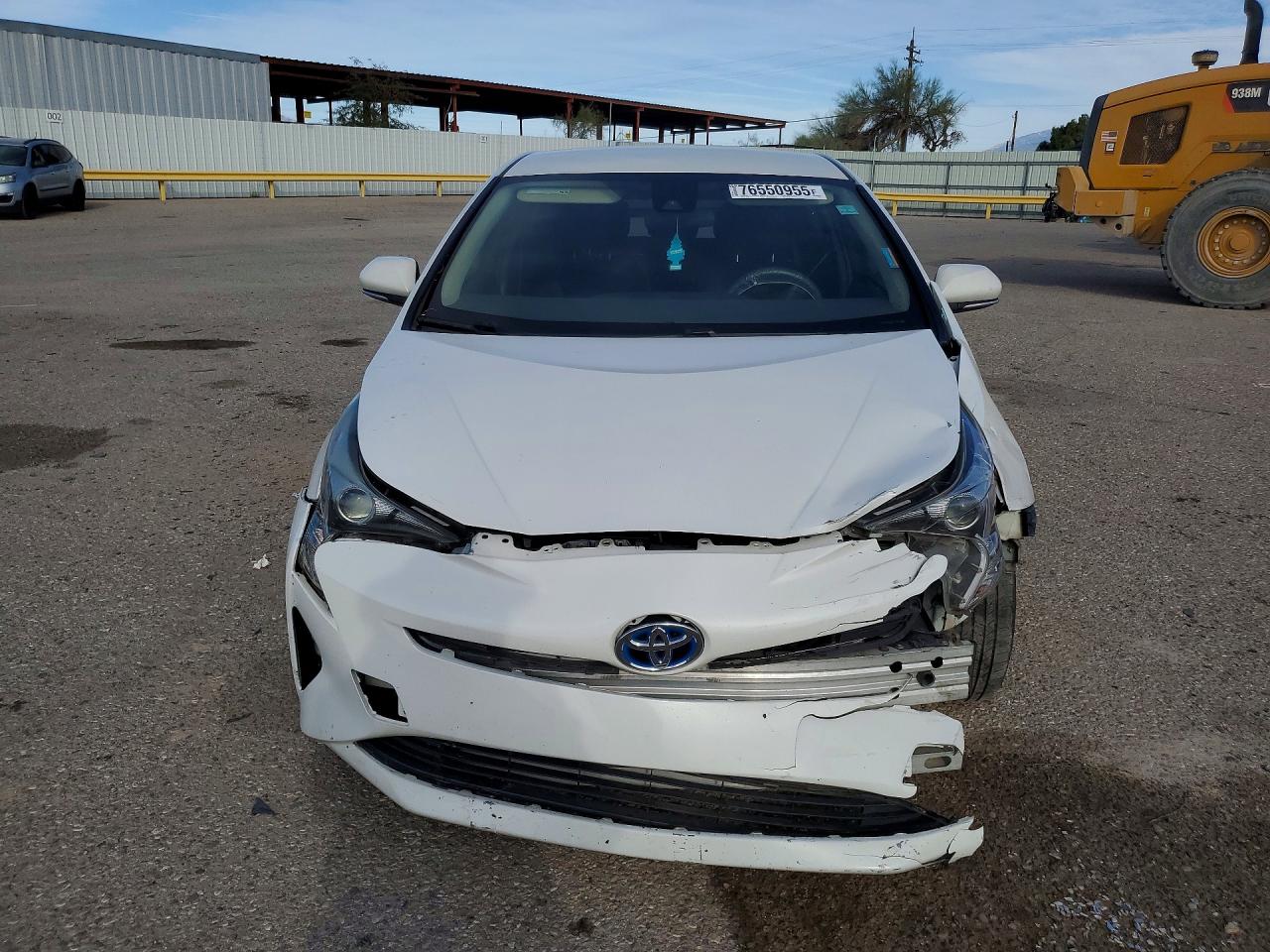 2017 TOYOTA PRIUS photo 2
