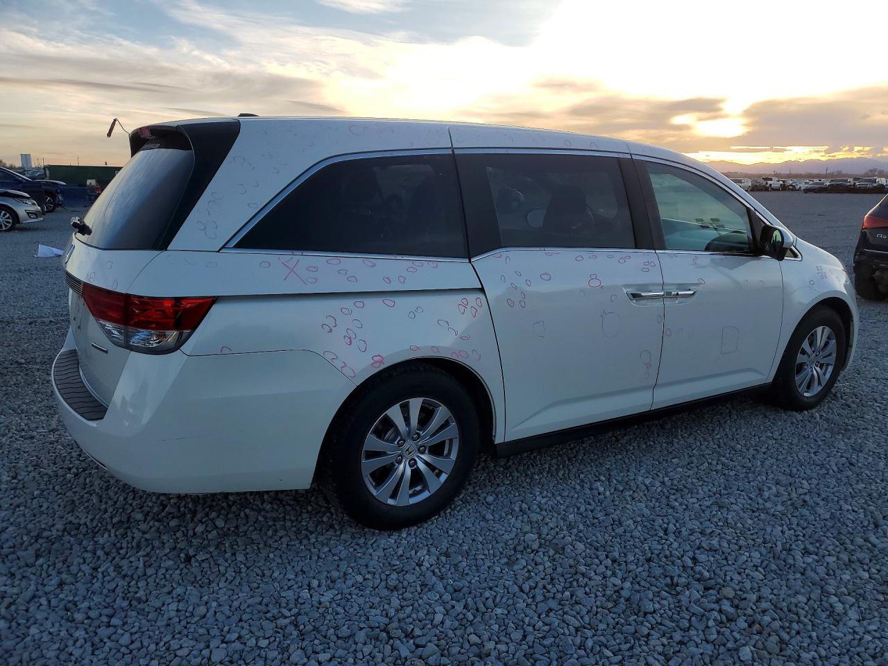 2016 HONDA ODYSSEY SE photo 3