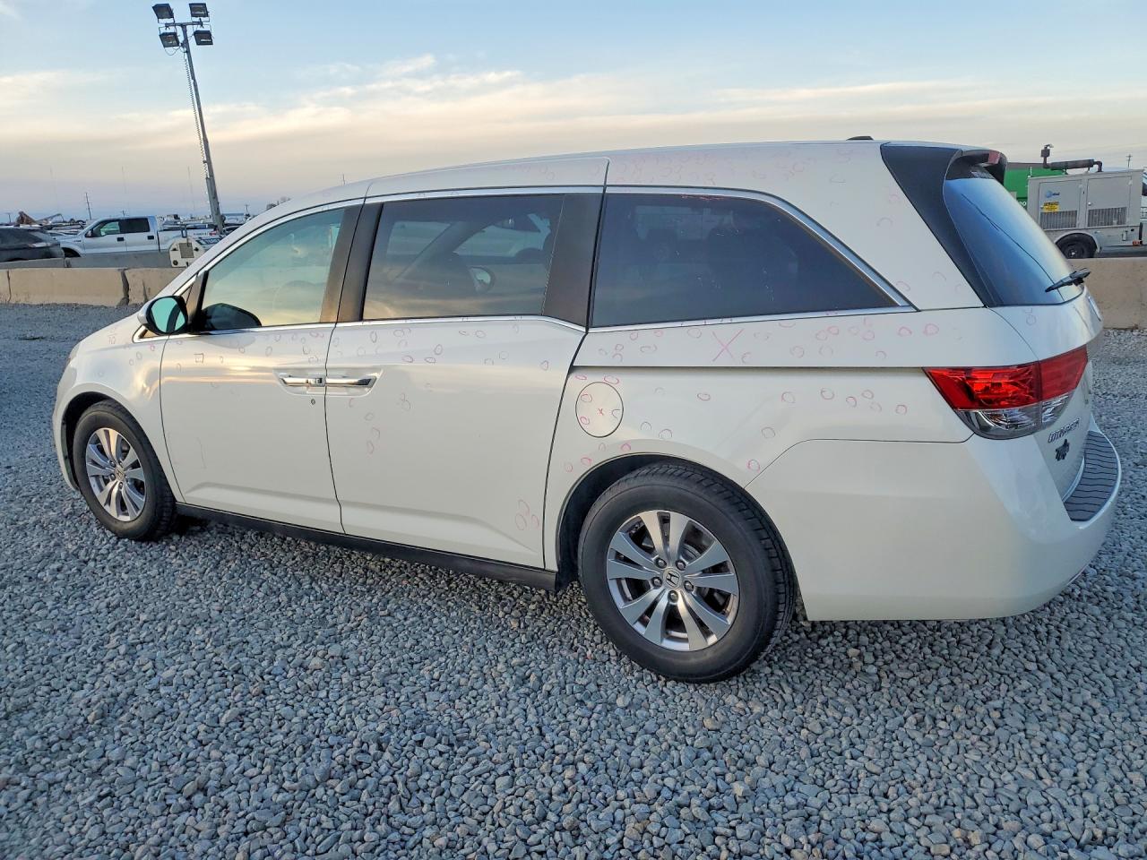 2016 HONDA ODYSSEY SE photo 2