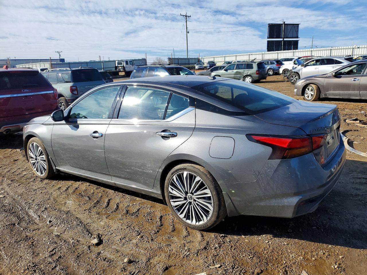 2025 NISSAN ALTIMA SL photo 3