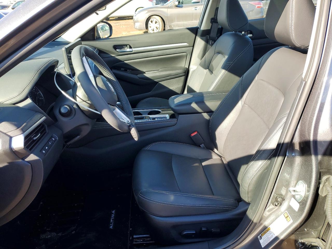 2025 NISSAN ALTIMA SL photo 13