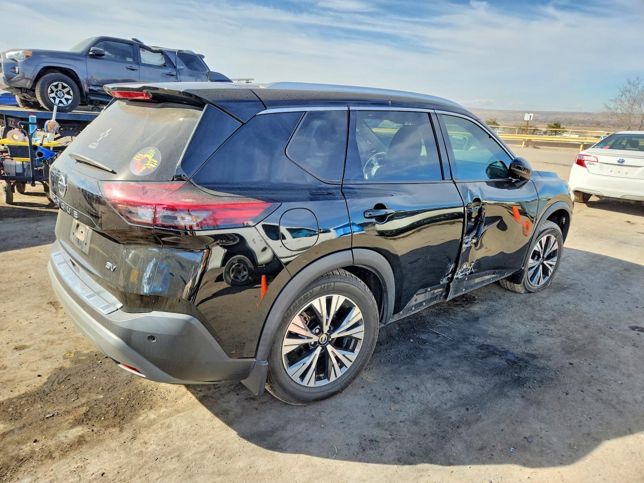 2021 NISSAN ROGUE SV photo 3