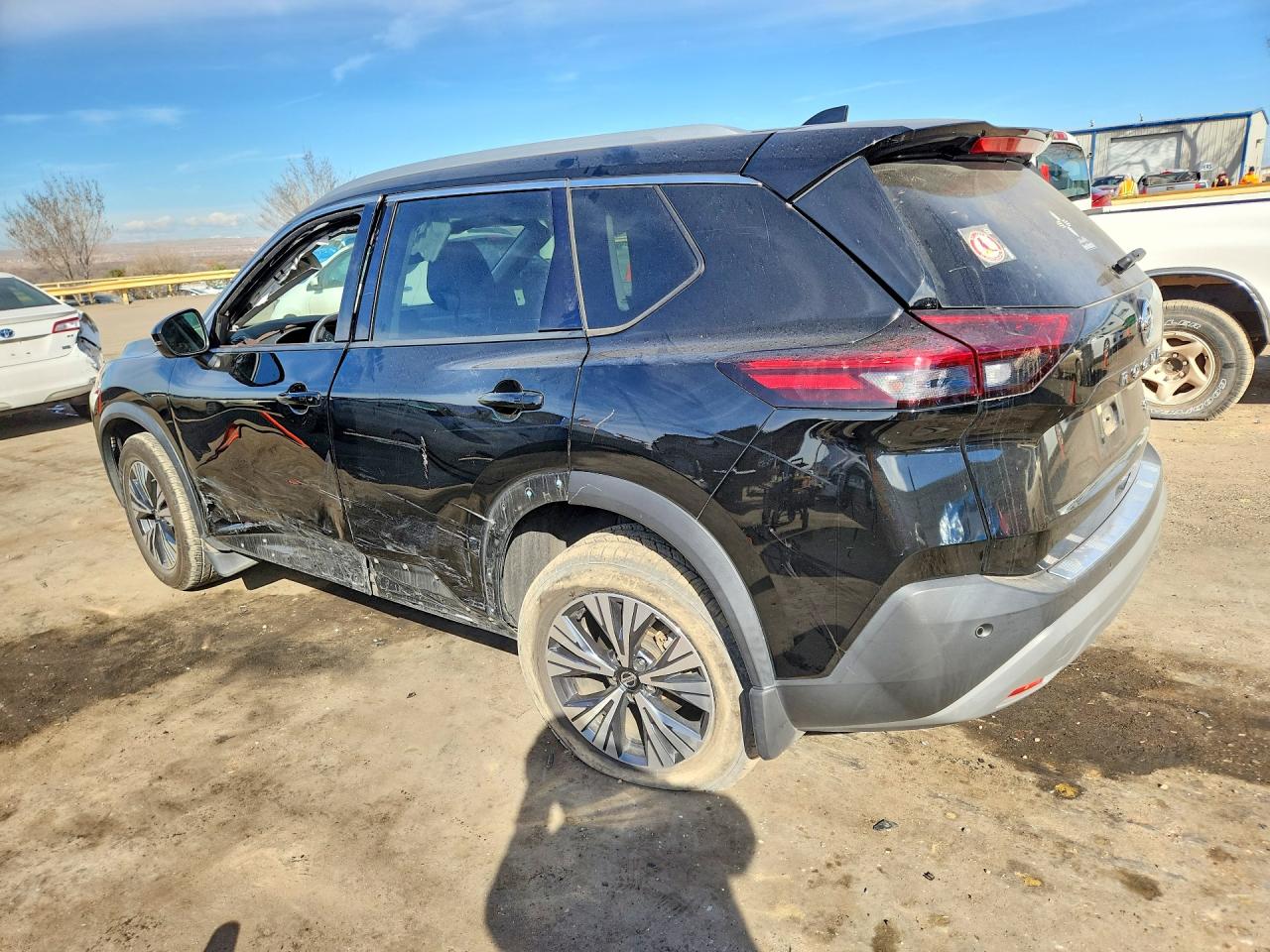 2021 NISSAN ROGUE SV photo 2