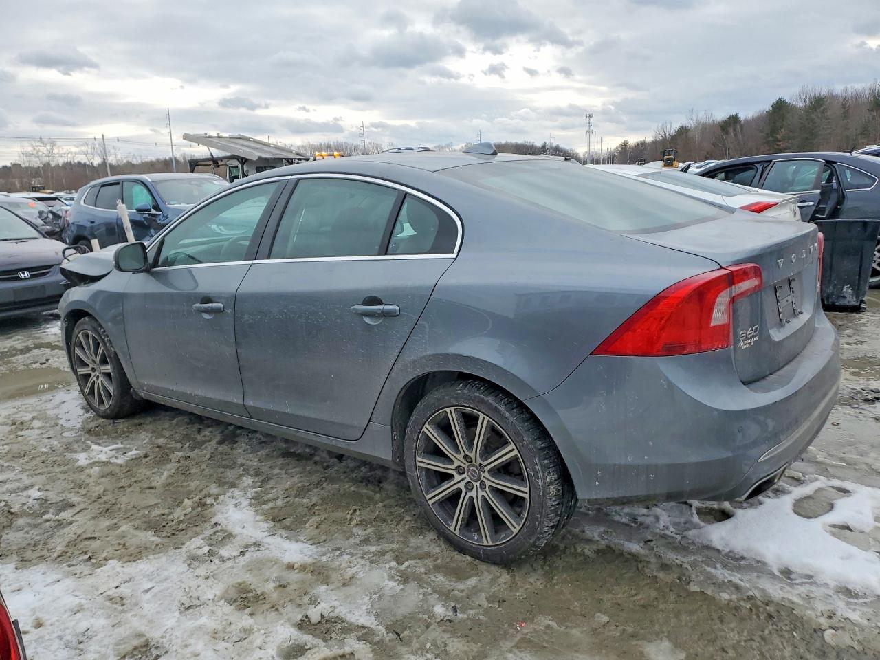 2018 VOLVO S60 INSCRIPTION photo 3