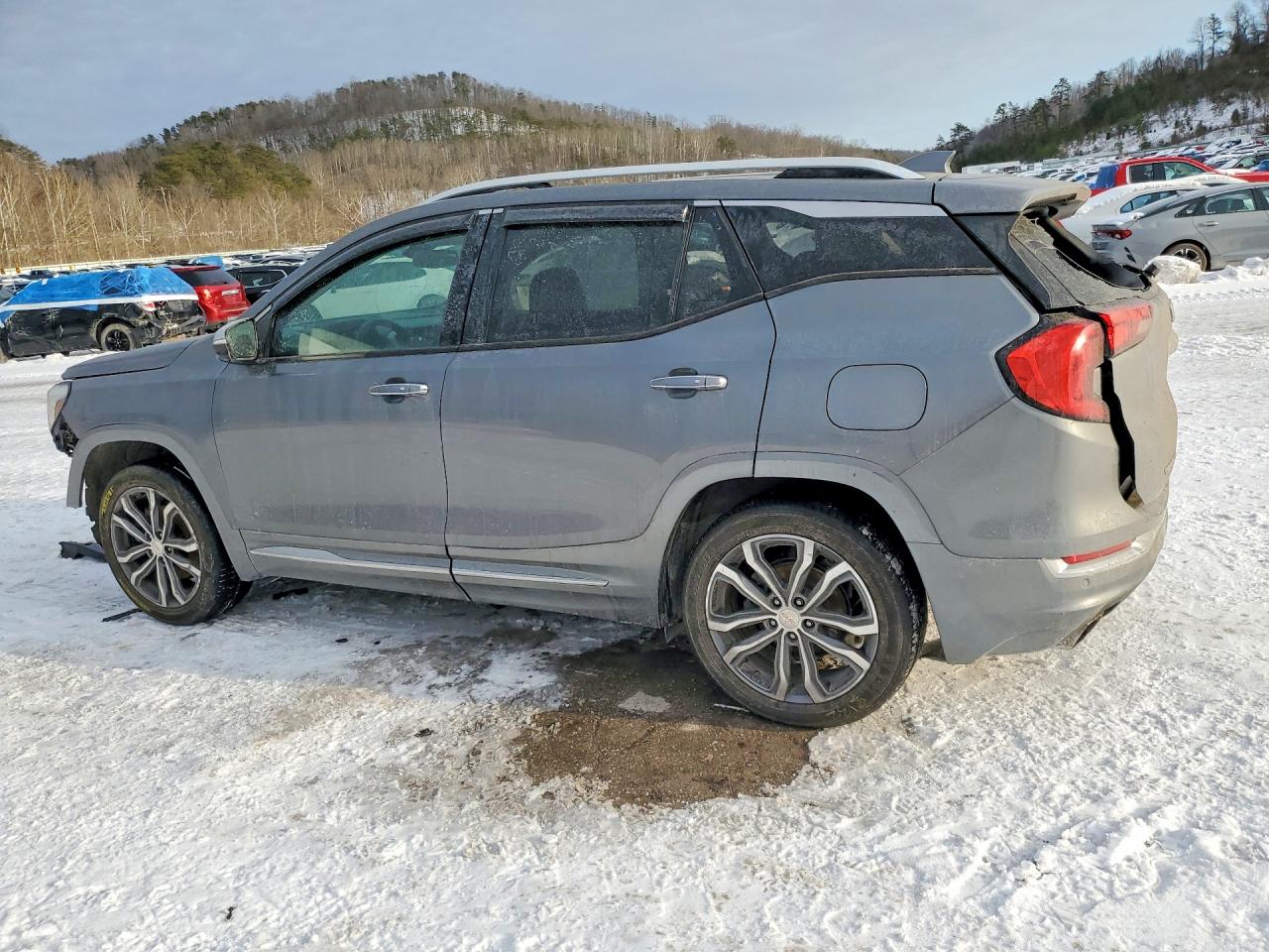 2019 GMC TERRAIN DENALI photo 2