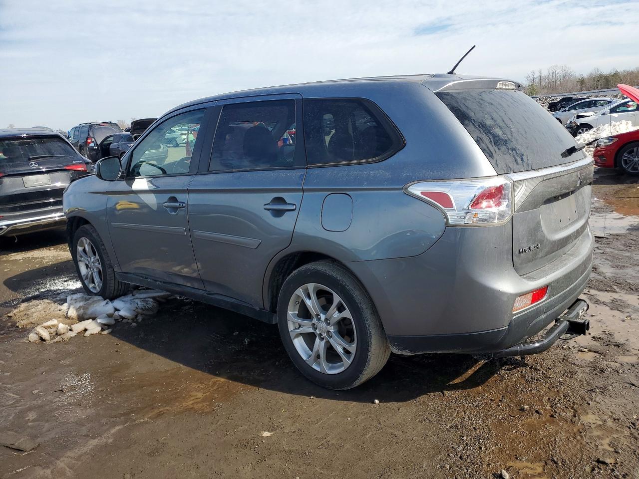 2014 MITSUBISHI OUTLANDER SE photo 4
