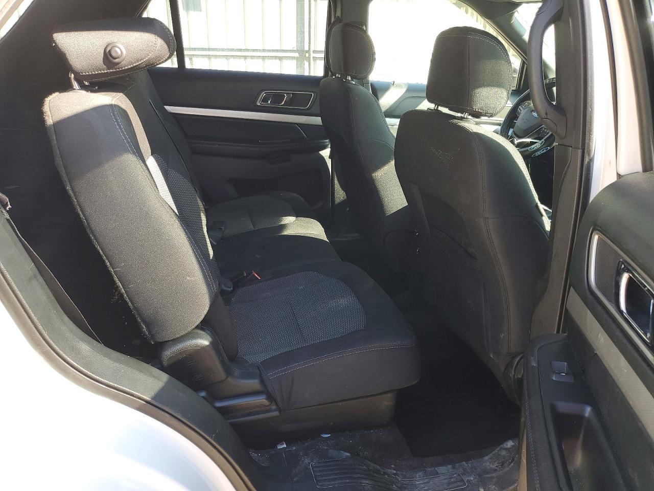 2017 FORD EXPLORER XLT photo 31