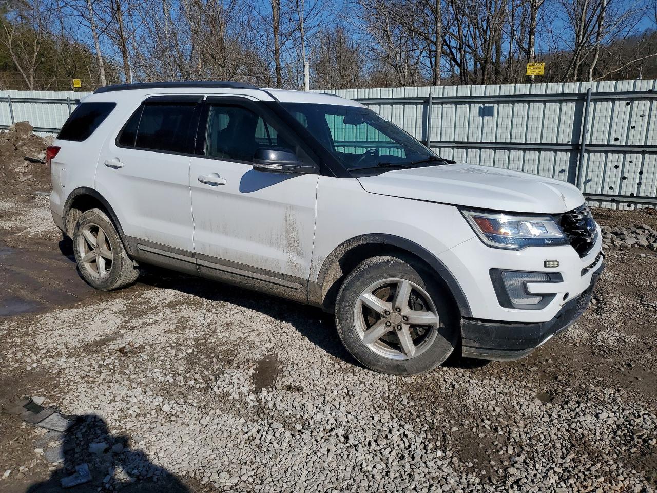 2017 FORD EXPLORER XLT photo 10