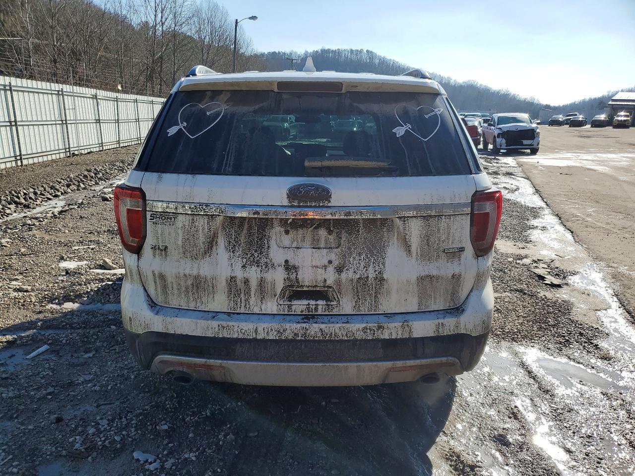 2017 FORD EXPLORER XLT photo 16