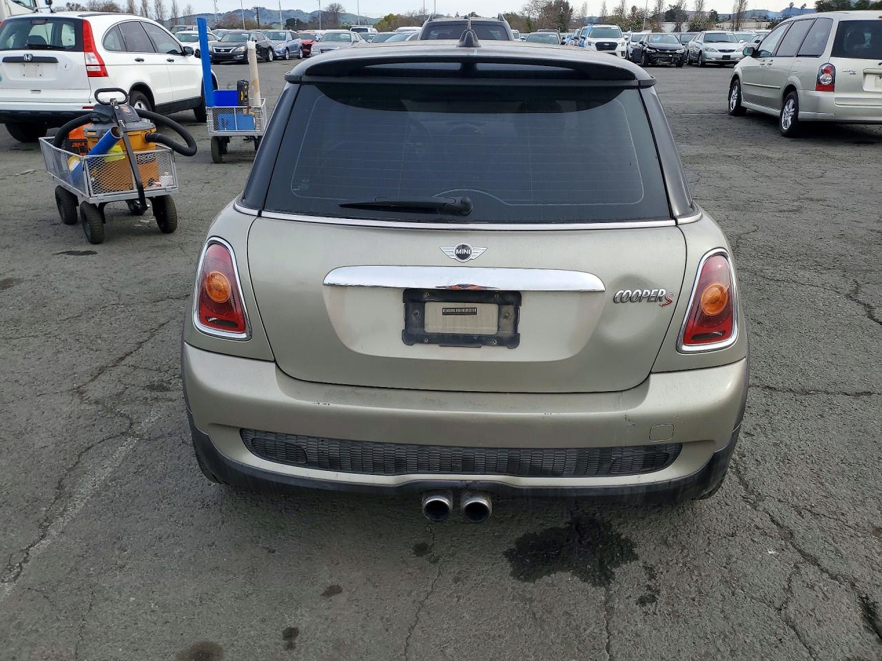 2008 MINI COOPER S photo 6